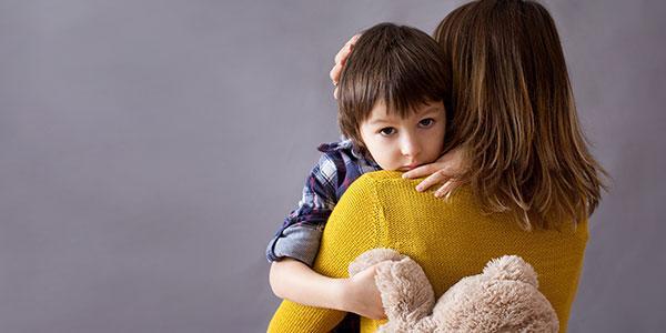 با این رفتار ها قلب کودکتان را می شکنید با این رفتار ها قلب کودکتان را می شکنید