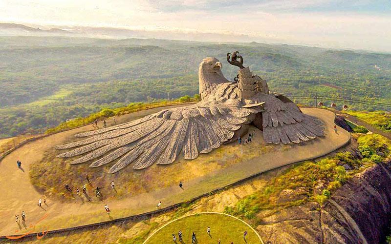 عقابی که تنها یک بال دارد، بزرگترین مجسمه پرنده جهان در هند!