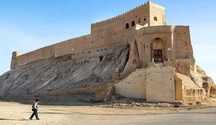 بررسی قلعه ها در تاریخ ایران بررسی قلعه ها در تاریخ ایران