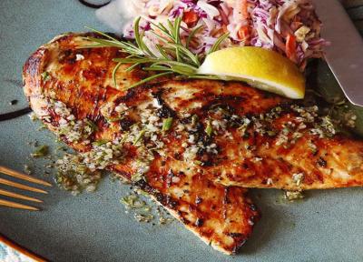 طرز تهیه مرغ گریل با سیر و رزماری ترد و خوشمزه