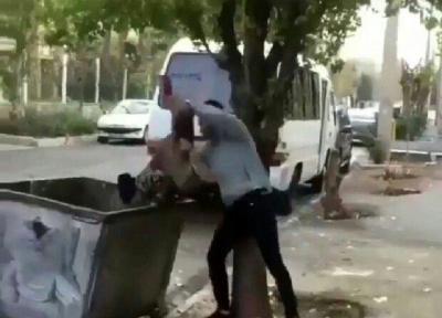 اقدام بی شرمانه یک جوان در انداختن کودک کار به سطل زباله