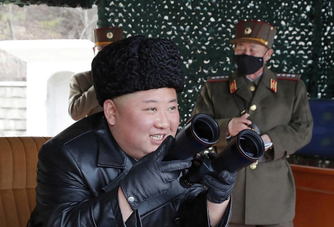 خبرنگاران رهبر کره شمالی بر آزمایش موشکی این کشور نظارت داشت