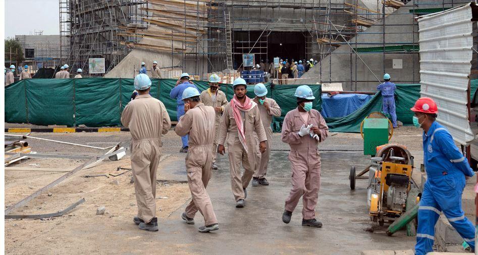 کرونا کارگران خارجی در خلیج فارس را زمین گیر کرده است