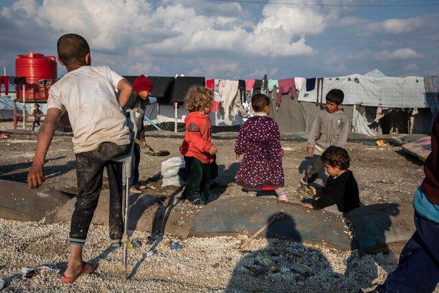 بچه ها داعشی در اردوگاه های سوری رها شده اند