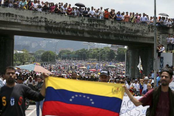 مخالفان دولت ونزوئلا انتخابات پارلمانی را تحریم کردند