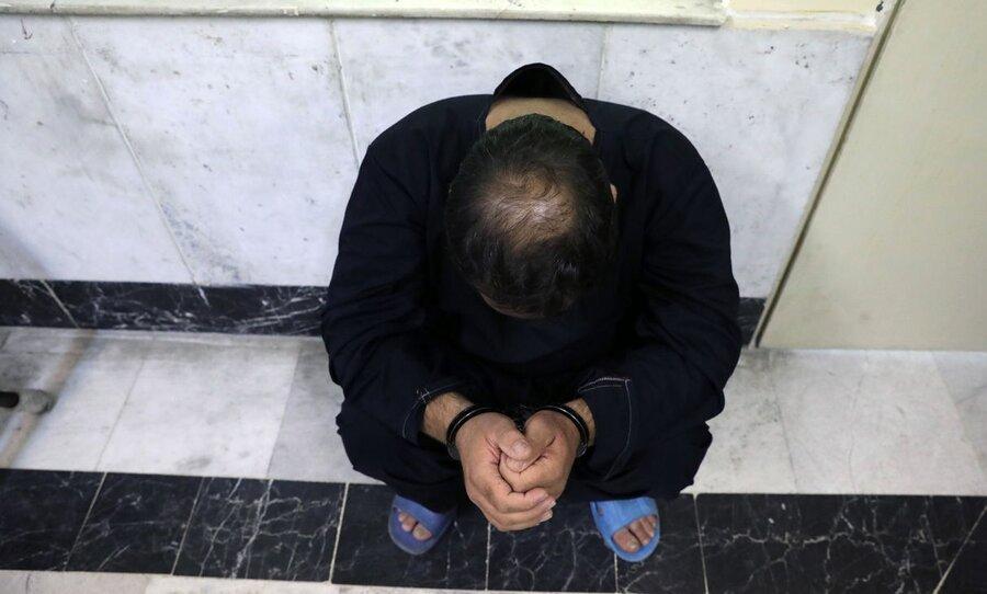 پایان فرار 27 ساله یک قاتل پس از قتل 4 مرد ، او در تهران تشکیل خاتمه فرار 27 ساله یک قاتل پس از قتل 4 مرد ، او در تهران تشکیل خانواده داده و مغازه داشت