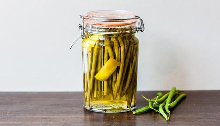 طرز تهیه خوشمزه ترین ترشی لوبیا سبز در 3 طعم محشر