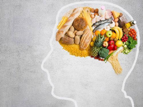 4 ماه غذایی مفید برای مغز