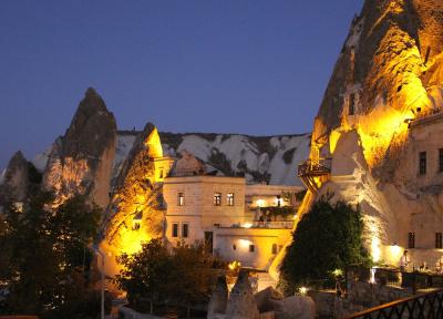 هتل هایی در جهان برای تجربه زندگی در غار